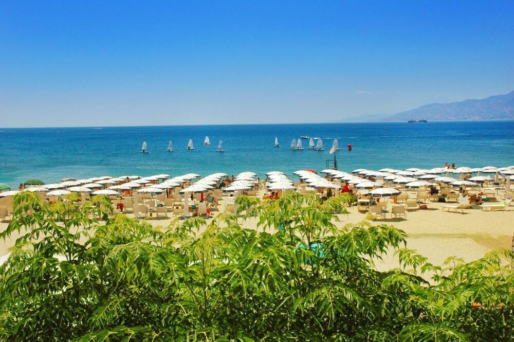 Regent Beach Hotel & Apartments 레조디칼라브리아 외부 사진